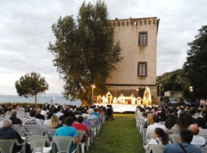 OGGI A ISCHIA SOLENNITA’ DELLA MADONNA DEL CARMINE CON PROCESSIONE E CELEBRAZIONE ALLA TORRE DI MICHELENGELO FESTEGGIANO ANCHE BARANO E SERRARA CON DIANE,  SUPPLICHE E CONCERTI MUSICALI IN PIAZZA –—————————————————————————-(clicca sulle foto,le vedrai in primo piano e pi- grandi)