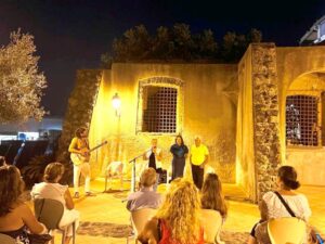 L’ARTISTA NICOLA PORTA  “FIGLIO DEL FARO”  DA PROCIDA A ISCHIA CON “BREZZA DI MARE” E 20 OPERE IN MOSTRA NEGLI ACCOGLIENTI E PRESTIGIOSI LOCALI DELLA TORRE DEL MOLINO——————————————————(clicca sulle foto, le vedrai in primo piano e più grandi)