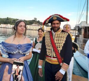 AL RE  FERDINANDO II DI BORBONE CHE REGALO’ IL PORTO ALL’ISOLA RISPOSE 106 ANNI DOPO LO STORICO SINDACO DI ISCHIA VINCENZO TELESE CON L’ IDEA DI REALIZZARE UN AVAMPORTO PER ALLARGARE L’ AREA PORTUALE……………………………………………………………….(clicca sulle folto, le vedrai in primo primo piano e più grandi)